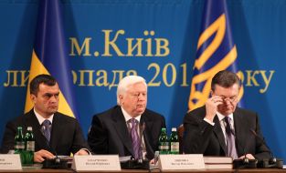 Viktor Yanukovich, Vitaliy Zakharchenko and Viktor Pshonka