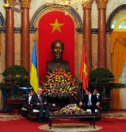 Nikolay Azarov and Truong Tan Sang