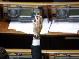 People's deputie levitates a hand