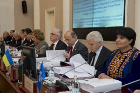 The participants of the plenary session