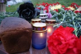 Bread, lamp and flowers