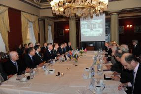 Meeting of Nikolay Azarov with representatives power to the sector of Norway