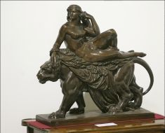 A sculpture "Pantera and Ariadna"