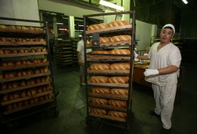 Рабочий хлебозавода