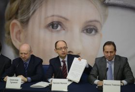 Aleksandr Turchinov , Arseniy Yatsenyuk and Nikoly Tomenko 