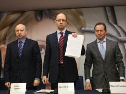 Aleksandr Turchinov , Arseniy Yatsenyuk and Nikoly Tomenko