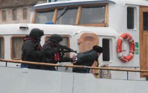 Демонстрационные действия по задержанию и досмотру «судна-нарушителя»