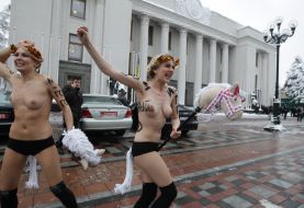 Активистки женского движения FEMEN