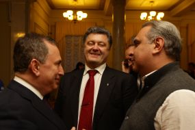 Boris Kolesnikov, David Zhvaniya and Petr Poroshenko
