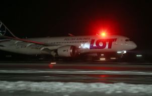 Airplane Boeing 787 Dreamliner