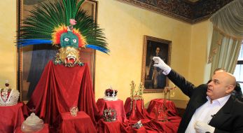 Slide the crown Maya