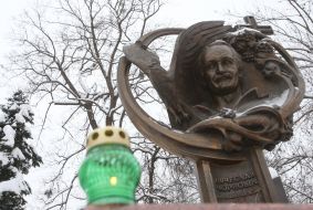 Candle at the grave of Vyacheslav Chornovil