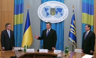 Leonid Kozhara, Viktor Yanukovich and Konstantin Grishchenko