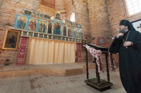 Archbishop Luka near the iconostasis XVIII