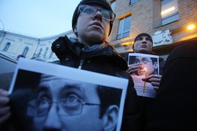 Пикет в память о российском оппозиционере Александре Долматове