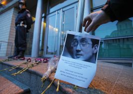 Портрет российского оппозиционера Александро Долматова