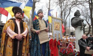 The participants of the solemn assembly