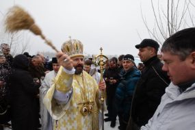 Sviatoslav (Shevchuk) blesses believers