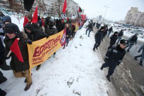 Police officers escorted the protesters memory of Markelov and Baburova