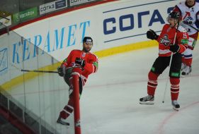 Playing moment of match