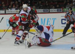 Playing moment of match