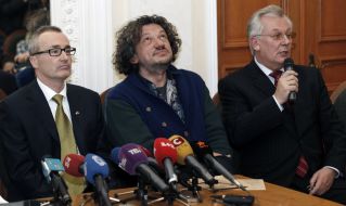 Christian Shonenberger, Vladislav Troitsky and Mikhail Zakharevich