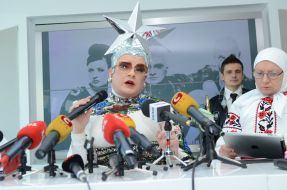 Verka Serdyuchka (Andrey Danilko) and Inna Bilokon
