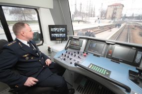 Кабина машиниста поезда