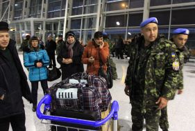 Families meet Ukrainian troops
