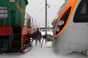 Locomotive and train "Hyundai"