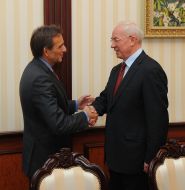 Nikolay Azarov and Carlos Pascual