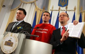 Vitaliy Klitschko, Arseniy Yatseniuk and Oleg Tyagnibok