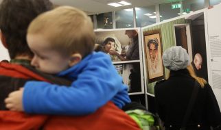 Visitors to the exhibition "World Press Photo-2012"