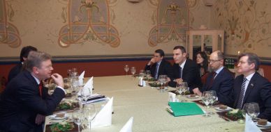 Grigoriy Nemyrya, Vitaly Klichko, Arseny Yatsenyuk, Oleg Shamsur and Stefan Fule