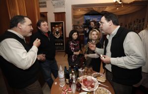 Братья Дмитрий и Виталий Капрановы с женами