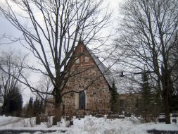 Старинная каменная церковь