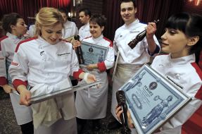 Учасники кулінарного шоу