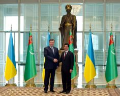 Viktor Yanukovych and Gurbanguly Berdimuhamedov