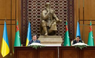 Viktor Yanukovych and Gurbanguly Berdimuhamedov