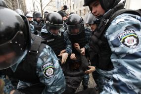 Soldiers special "Berkut" retard's shares