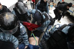 Soldiers special "Berkut" retard's shares