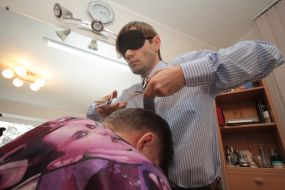 Перукар Олег Максак