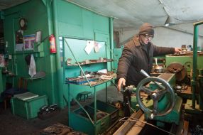 Shop for metal processing