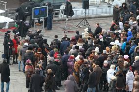 People watching speeches of Viktor Yanukovіch