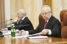 Vladimir Rybak and Nikolay Azarov 