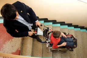 Demonstration of robotized lift for invalid carriages