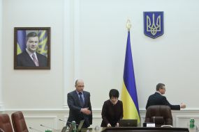 Oleg Proskuryakov, Yelena Lukash and Aleksandr Vilkul