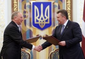 Viktor Yanukovych and Andris Berzins