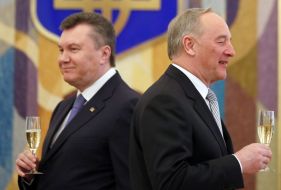 Viktor Yanukovych and Andris Berzins