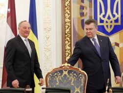 Viktor Yanukovych and Andris Berzins